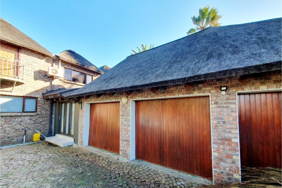 3 Bedroom Property for Sale in Menkenkop Western Cape